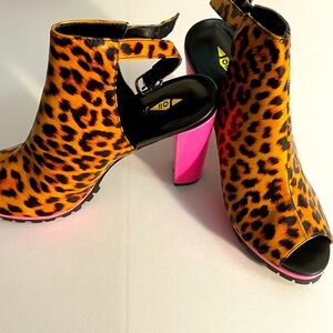 Oli Jolimall Women’s Heels.